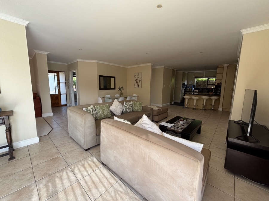 To Let 3 Bedroom Property for Rent in Summerstrand Eastern Cape